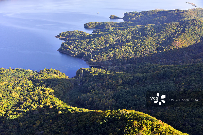辽宁省本溪市五女山景区秋季桓龙湖秋景图片素材