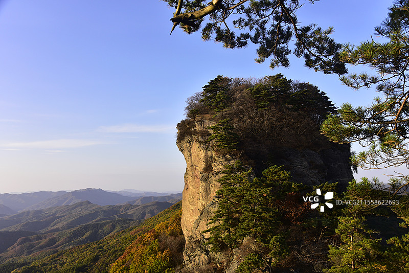 辽宁本溪五女山景区独季峰集仙台秋天秋景图片素材