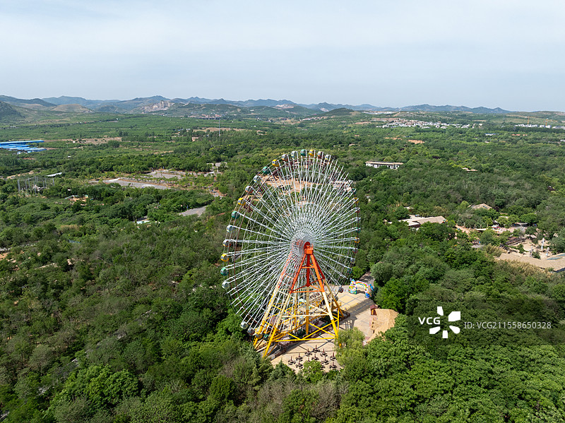 山东济南野生动物世界摩天轮航拍图片素材