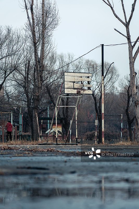 破败的篮球场图片素材