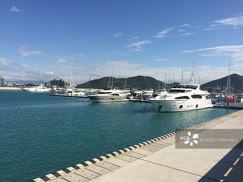 海南三亚游艇港图片素材