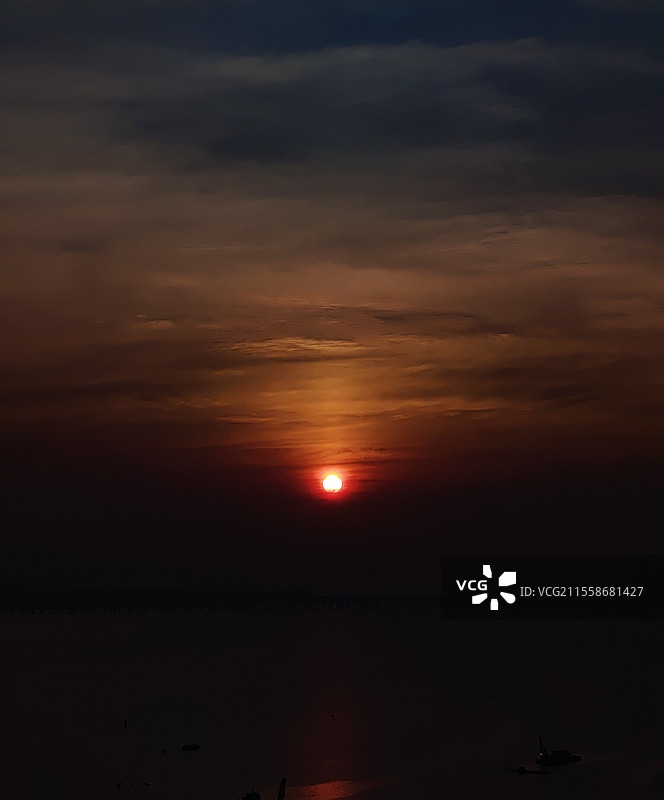 厦门海上日出东方图片素材