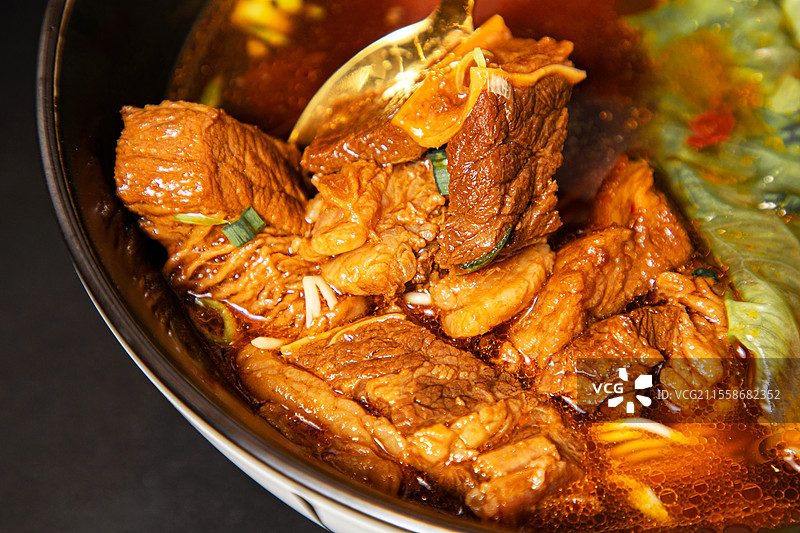 牛肉面红烧牛肉面沙嗲面牛肉牛腩面排骨面大排面猪大排鸡腿面大块鸡腿炸鸡面嗦面面食碳水烟火味贴秋膘图片素材