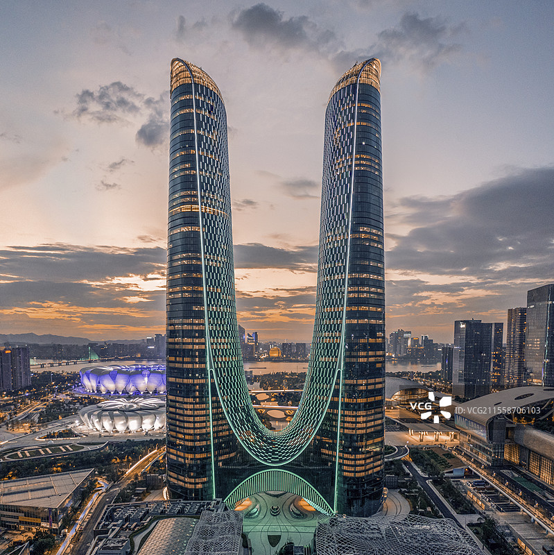 杭州之门望钱江新城图片素材