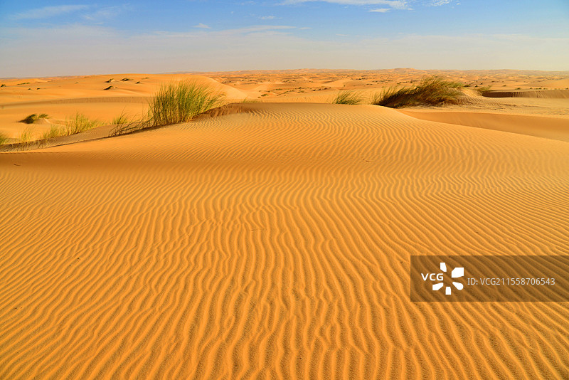 在毛里塔尼亚阿德拉尔沙漠附近的沙丘，靠近钦古埃提。古老的库尔（ksour）包括瓦达内、钦古埃提、提奇特和瓦拉塔。图片素材