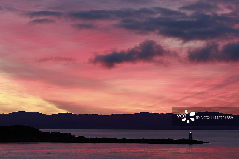 日出时的尤拉岛克雷豪斯湾。苏格兰图片素材