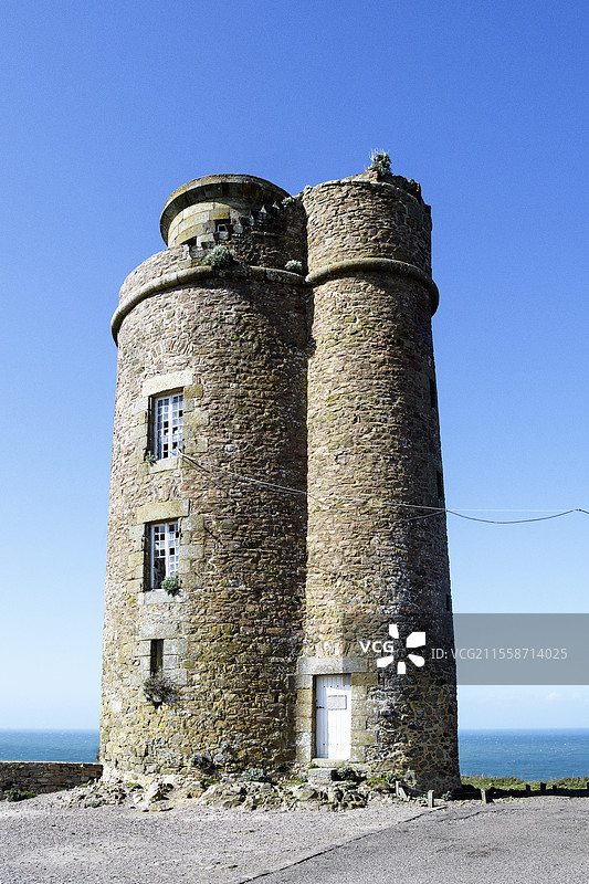 弗雷赫角的沃邦塔,位于普勒维农市,科特迪瓦尔省 - 法国。自2019年9月以来,弗雷赫角被列为法国大遗址。这里是一个独特的观察点,既适合观察和欣赏自然与鸟类,也为观众提供了壮观的海洋景观。图片素材
