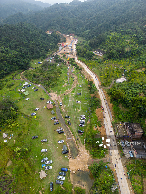 舶拍秋季的金黄色水稻，永宁镇横垌瑶族盘王节，广东省阳江市阳春市图片素材