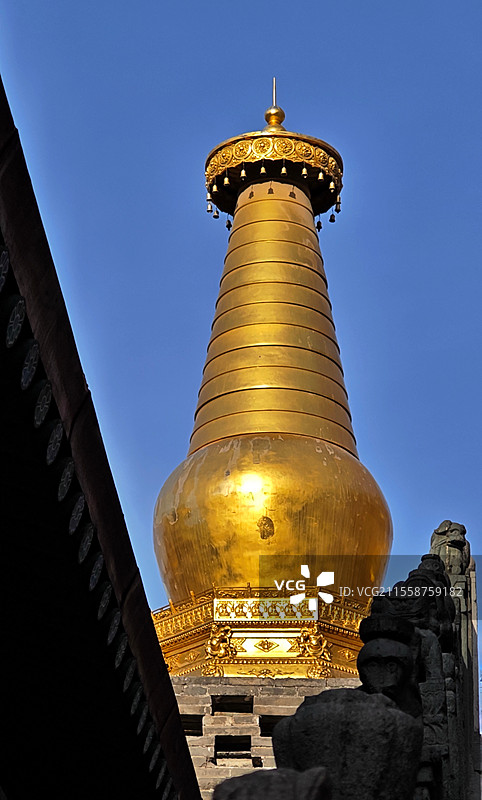 五台山显通寺始建于东汉时期是中国最早的佛寺之一与洛阳白马寺同为“释源宗祖”是五台山五大禅处之一全山寺图片素材