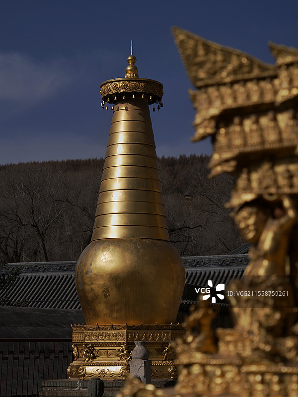 五台山显通寺始建于东汉时期是中国最早的佛寺之一与洛阳白马寺同为“释源宗祖”是五台山五大禅处之一全山寺图片素材