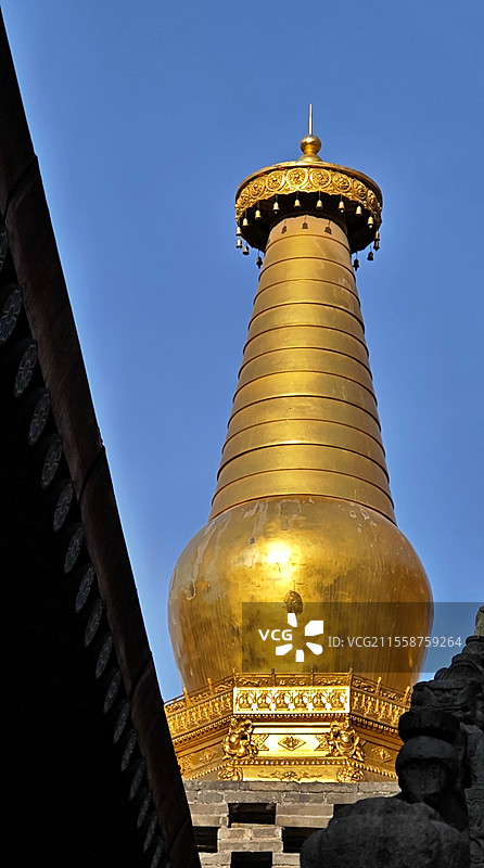 五台山显通寺始建于东汉时期是中国最早的佛寺之一与洛阳白马寺同为“释源宗祖”是五台山五大禅处之一全山寺图片素材