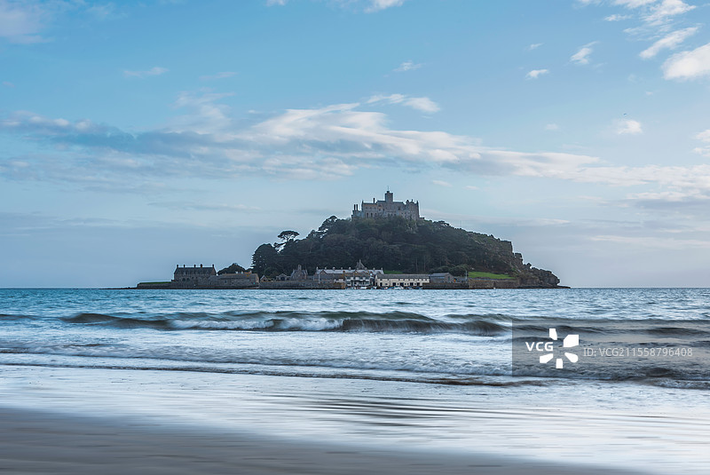 康沃尔郡英格兰圣迈克尔山在柔和色彩的日落傍晚的美丽风景图像图片素材