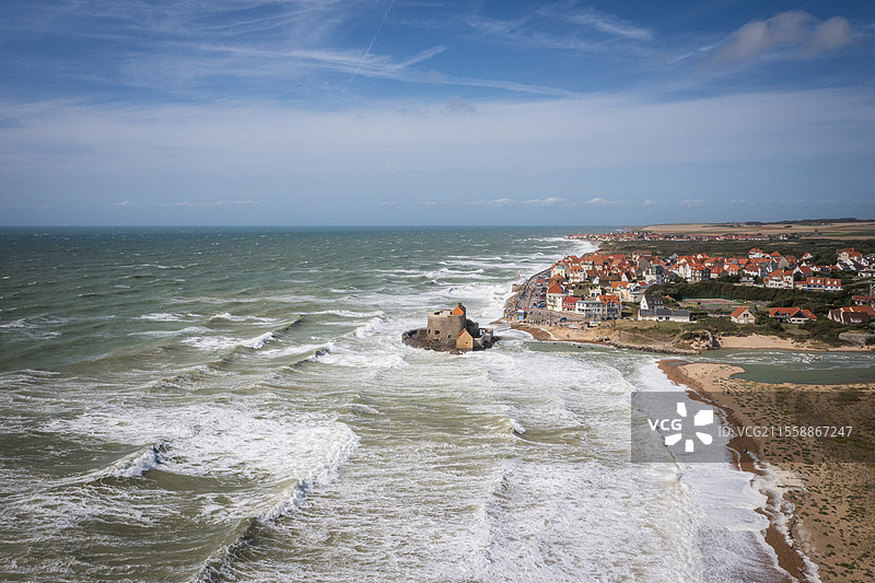 风暴中的阿姆布勒特堡、沃邦堡或马翁堡，法国加来海岸，帕德卡莱省。图片素材