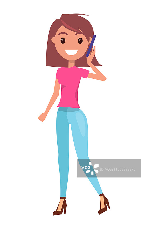 穿着粉色T恤和牛仔裤、时尚高跟鞋的年轻微笑女孩肖像。独立的时尚卡通角色，留着波波头，背景为白色。快乐的女孩摆姿势，正在打电话。年轻微笑的时尚女性，留着波波头，正在打电话，背景为白色。图片素材