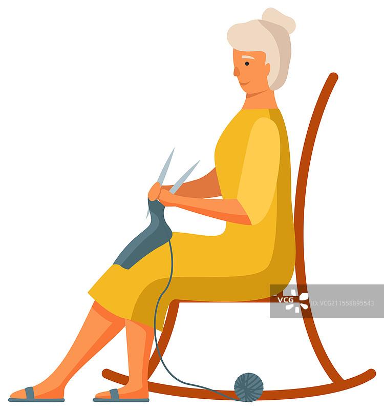 老年女性在白色背景下编织围巾。她正在用线工作。女性角色坐在摇椅上，手中拿着编织针。她在看自己亲手制作的产品。老年女性在白色背景下编织手工围巾。她正在用线工作。图片素材