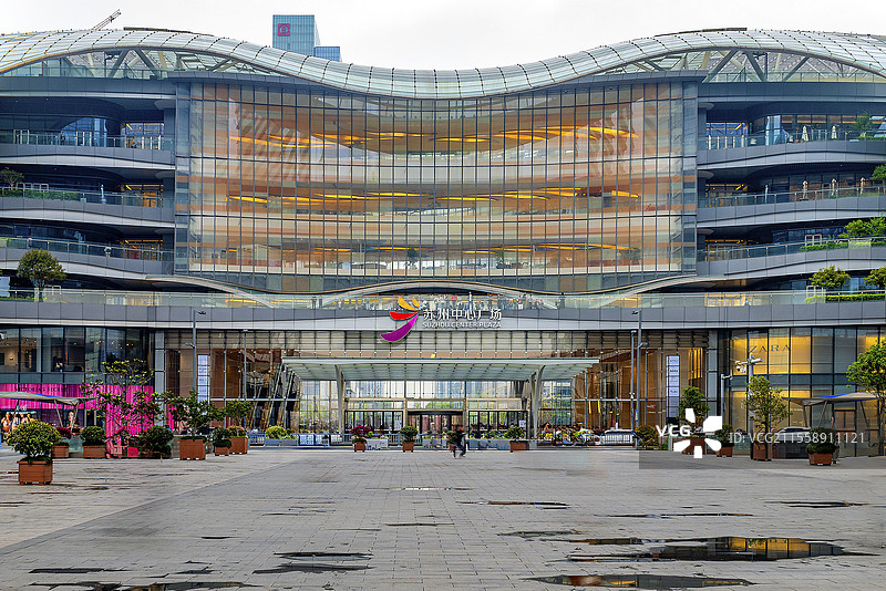 苏州中心广场，苏州市的城市综合体图片素材