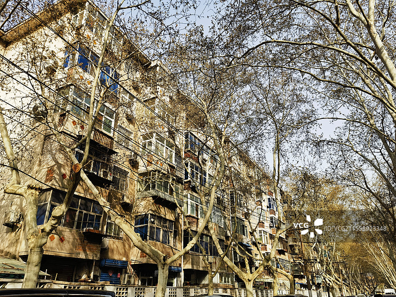 家属楼、旧城改造、城市更新、家属院、电梯改造、电梯加装图片素材