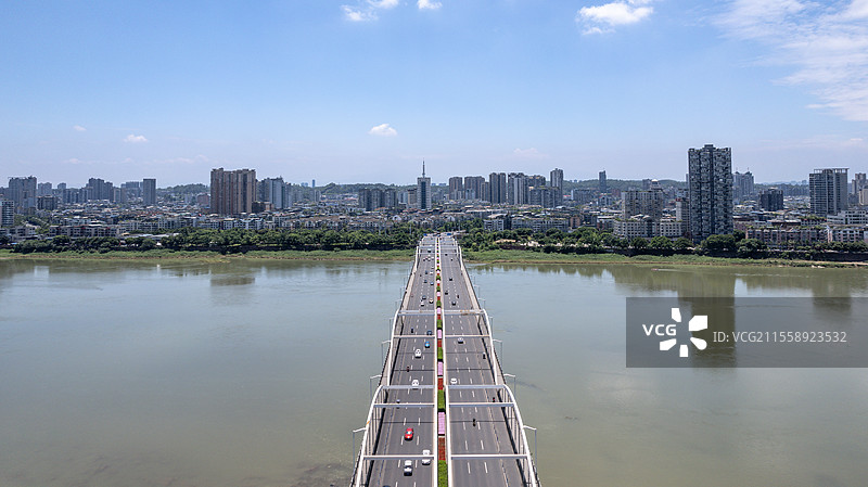 四川省乐山市岷江二桥航拍，Leshan China图片素材