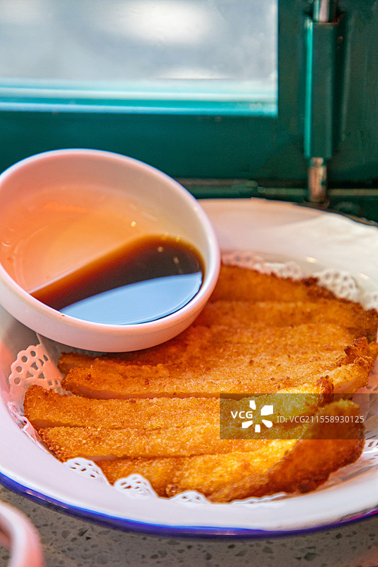 炸猪排猪肉排骨年糕炸猪排年糕糯叽叽上海美食上海特产小吃图片素材