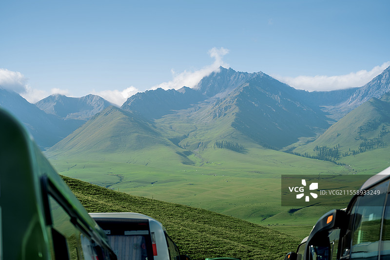 那拉提山岭风光图片素材