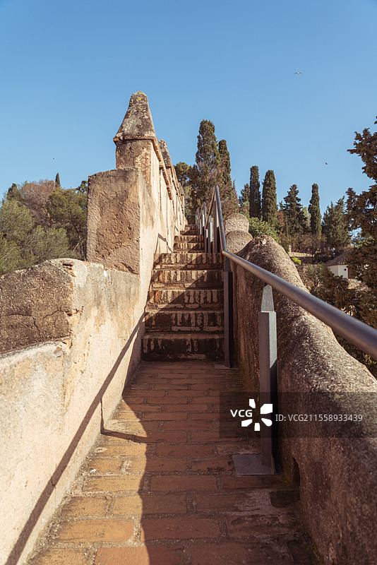 西班牙马拉加Alcazaba阿尔卡萨瓦城堡和Gibralfaro希布拉尔法罗城堡日景图片素材