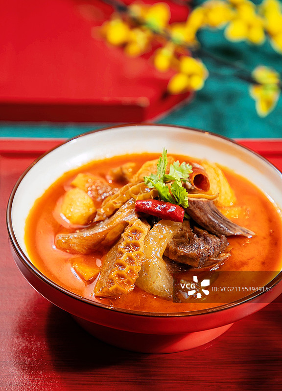 港式牛杂萝卜炖牛腩牛杂煲沙嗲牛杂牛肉牛肚牛大肠牛肺牛百叶图片素材