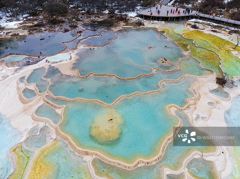 航拍四川九寨沟黄龙景区五彩池争艳池映月池迎宾池图片素材