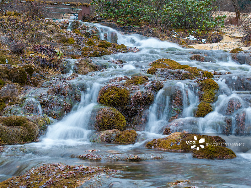 航拍四川九寨沟黄龙景区五彩池争艳池映月池迎宾池图片素材