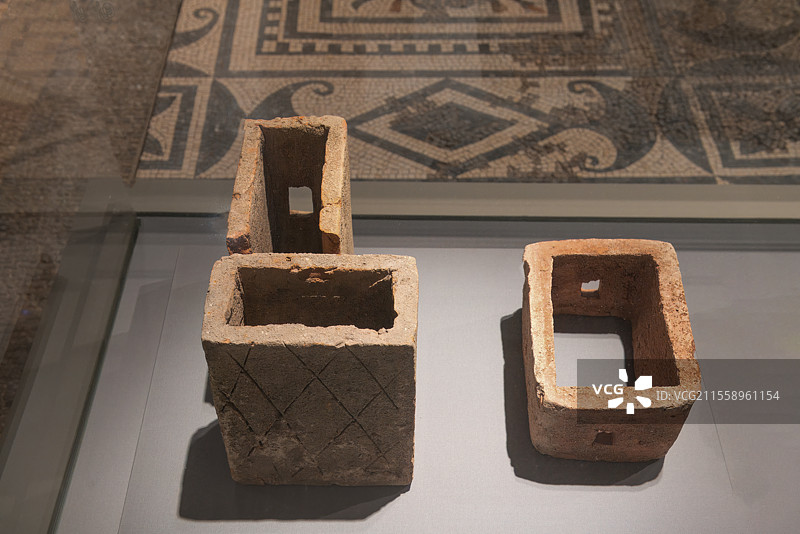 高卢罗马时期，卢森堡，建筑材料，圆砖，空心砖，给排水管道图片素材