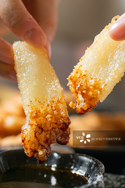 小酥肉炸肉里脊肉红糖糍粑现煎糍粑糯叽叽甜品火锅小吃酥脆糍粑糯米图片素材
