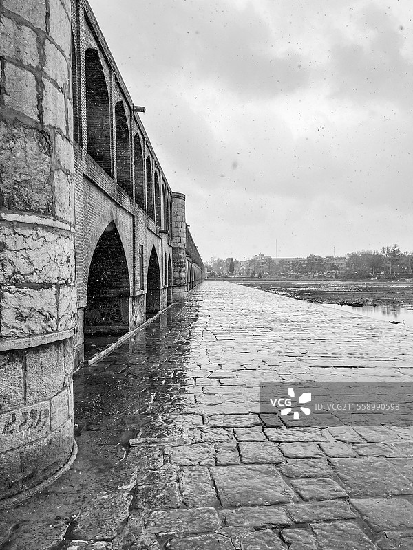 伊斯法罕，伊朗，古老建筑与天空的景观图片素材
