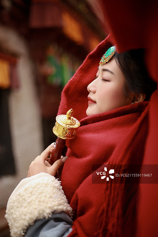 藏族女孩服饰写真图片素材