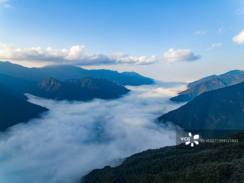 航拍武夷山黄岗山华东最高峰黄岗大峡谷云海图片素材
