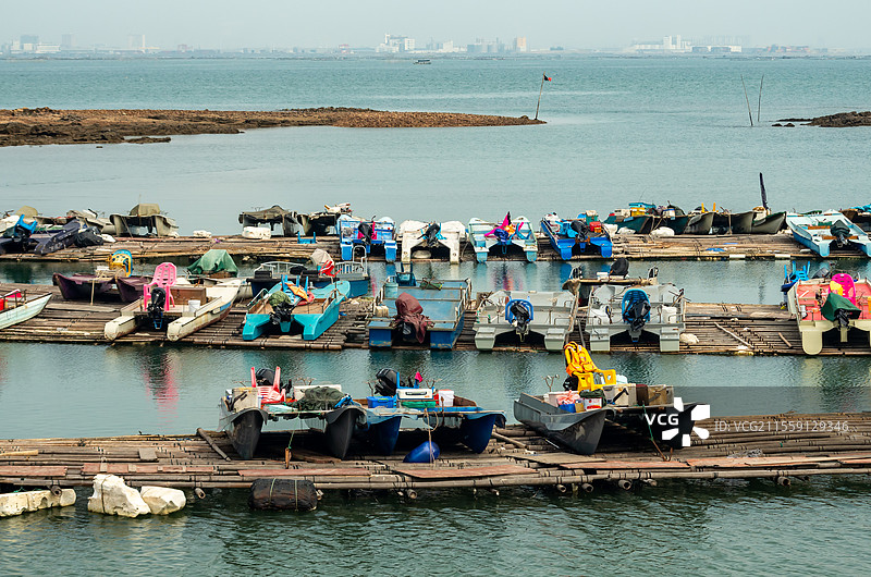 北海市滩涂地上的船图片素材