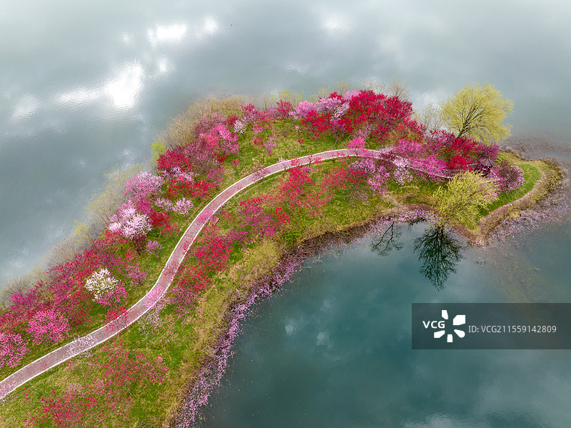 航拍襄阳登云湖风景区马冲水库桃花岛春天自然风光图片素材