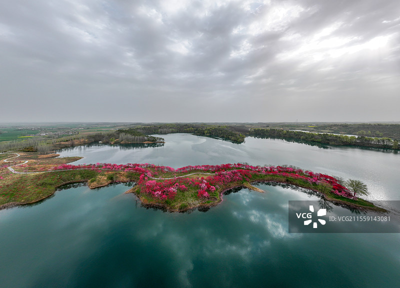 航拍襄阳登云湖风景区马冲水库桃花岛春天自然风光图片素材