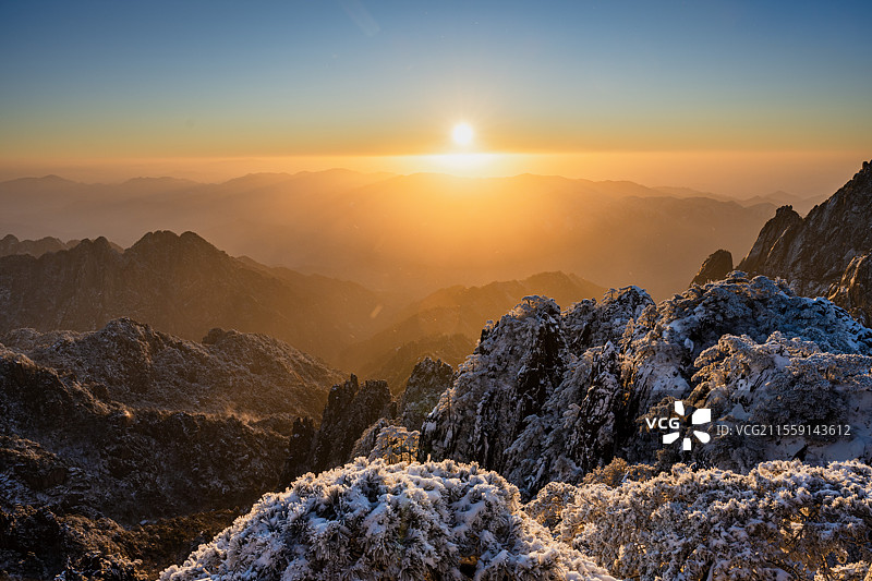 黄山绝美雪景日出图片素材