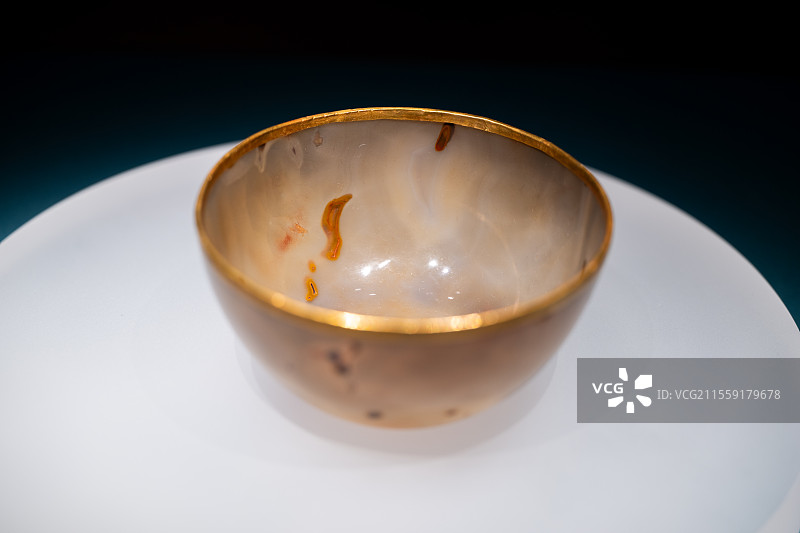 安徽博物院 来安县相官公社出土 宋代 金扣玛瑙碗图片素材