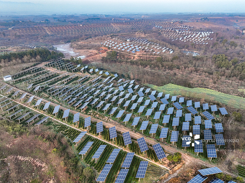 绿色光伏新能源+浙江省湖州市长兴县泗安镇长明村图片素材