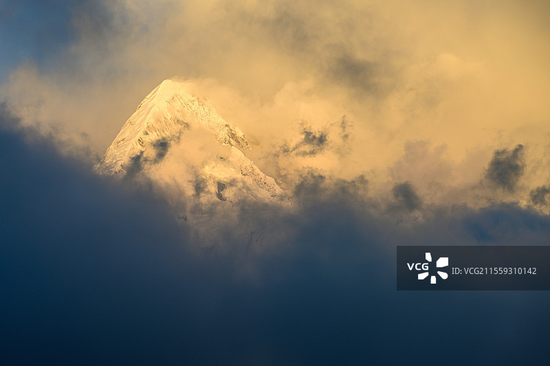 雅木贡嘎金色时分图片素材