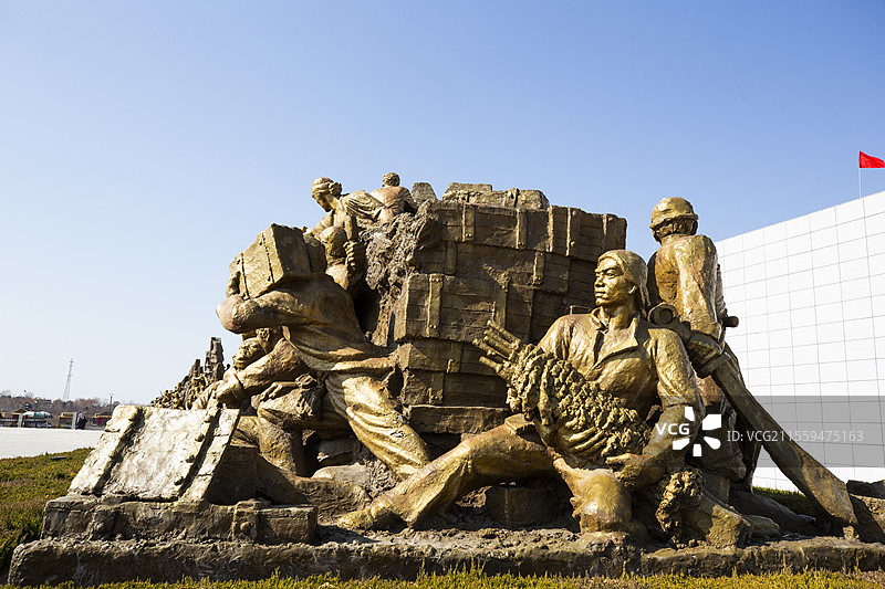 铁道游击队群雕：铁道雄风图片素材