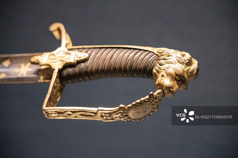 意大利都灵王宫博物馆 欧洲骑士盔甲与文化展 骑士剑图片素材