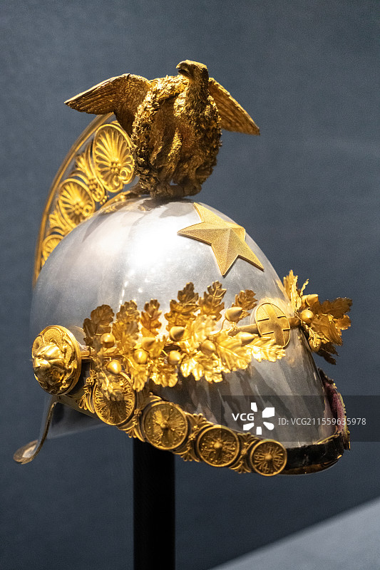 意大利都灵王宫博物馆 欧洲骑士盔甲与文化展 翁贝托一世仪仗头盔图片素材