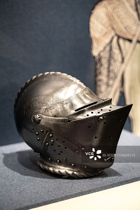 意大利都灵王宫博物馆 欧洲骑士盔甲与文化展 头盔图片素材