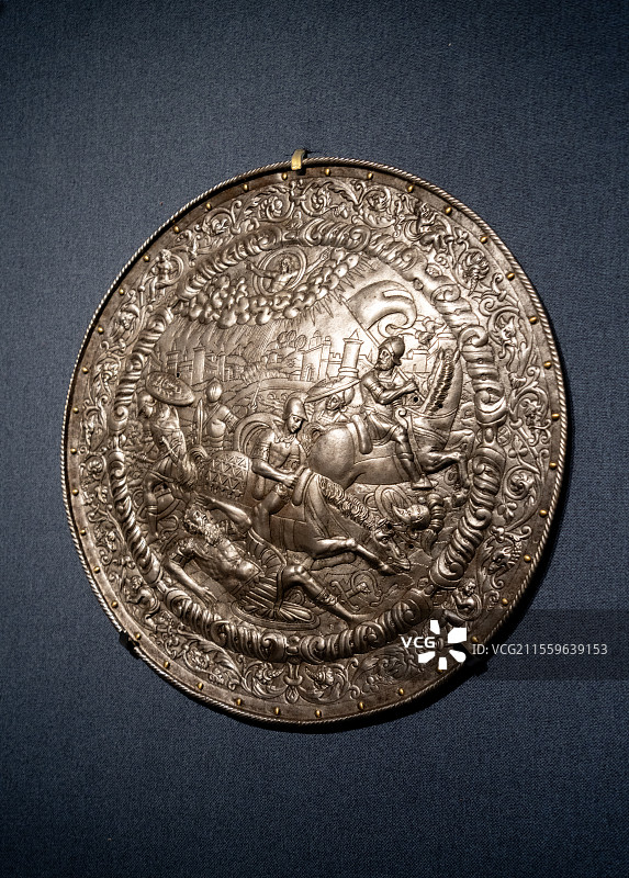 意大利都灵王宫博物馆 欧洲骑士盔甲与文化展 盾牌图片素材