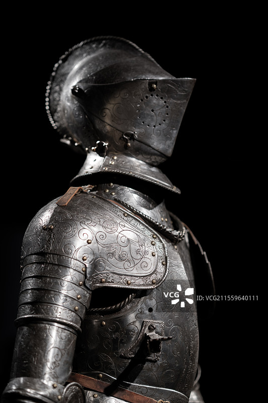 意大利都灵王宫博物馆 欧洲骑士盔甲与文化展 全幅武装的盔甲图片素材