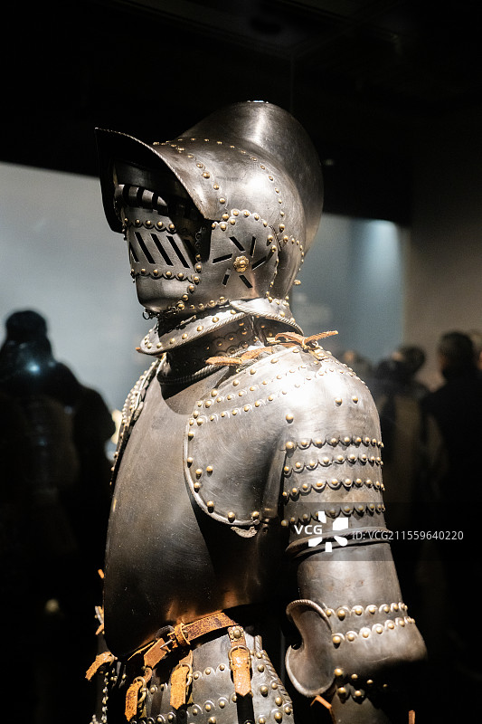 意大利都灵王宫博物馆 欧洲骑士盔甲与文化展 全幅武装的盔甲图片素材
