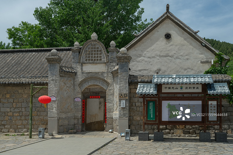 山东济南朱家峪旅游度假区山阴小学入口图片素材