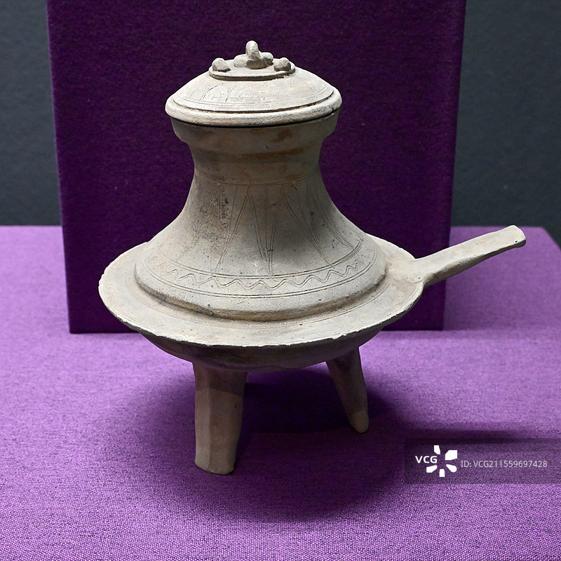 《釉陶三足盂》，东汉文物，广东省博物馆 藏图片素材