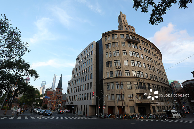 上海外滩源的新老建筑图片素材